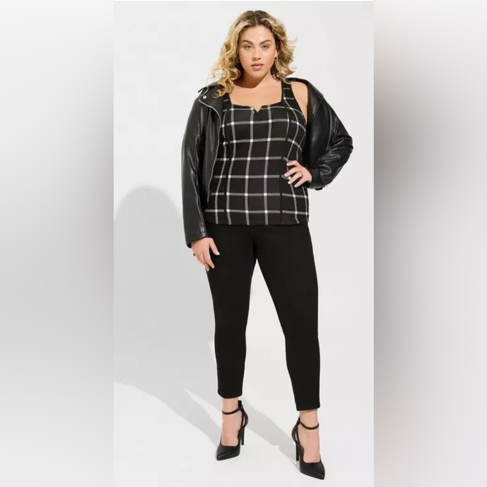 💋 Torrid - Ponte Sweetheart Corset Top